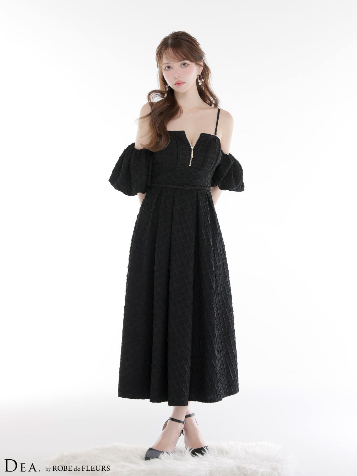 ブラック DE 4334-B-2511 DEA. by ROBE FLEURS ディアバイローブドフルール ラメ ジャガード オフショル バルーンスリーブ フ ミディアムドレス ロングドレス キャバドレス