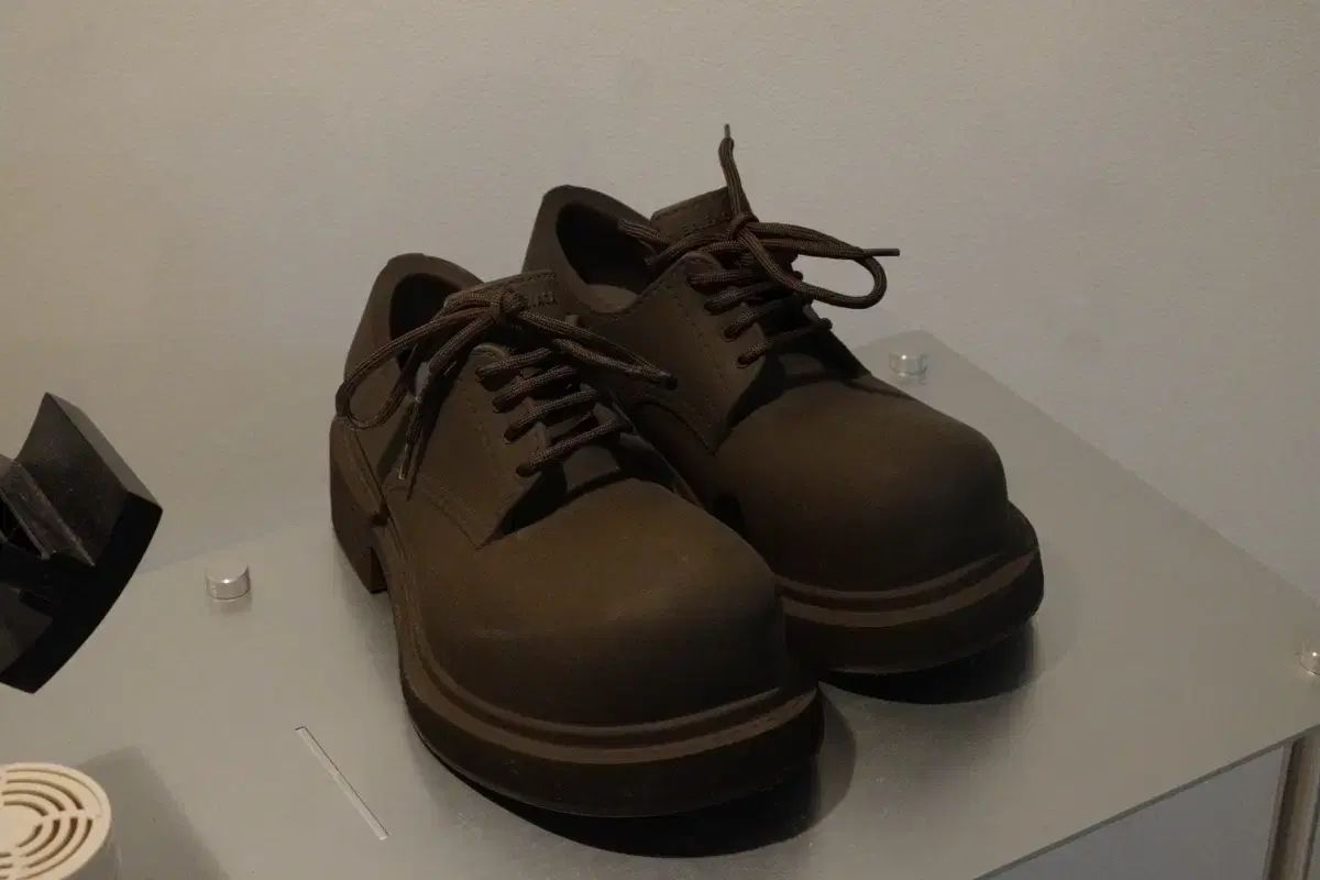 バレンシアガ ステロイド THE B ドビ 40 ブラウン