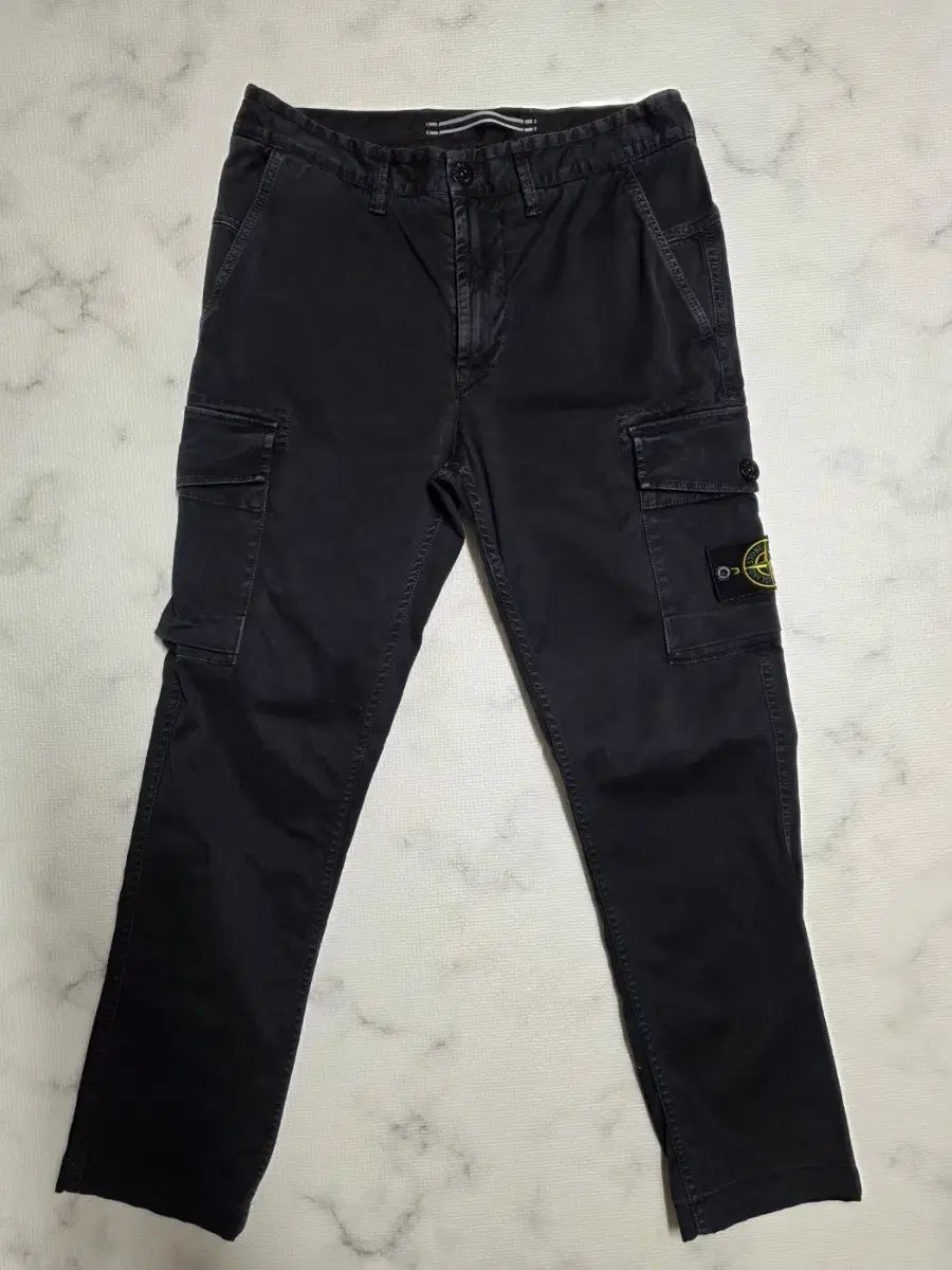 STONE ISLAND ストーンアイランド ブラック カーゴ パンツ w28 (韓国