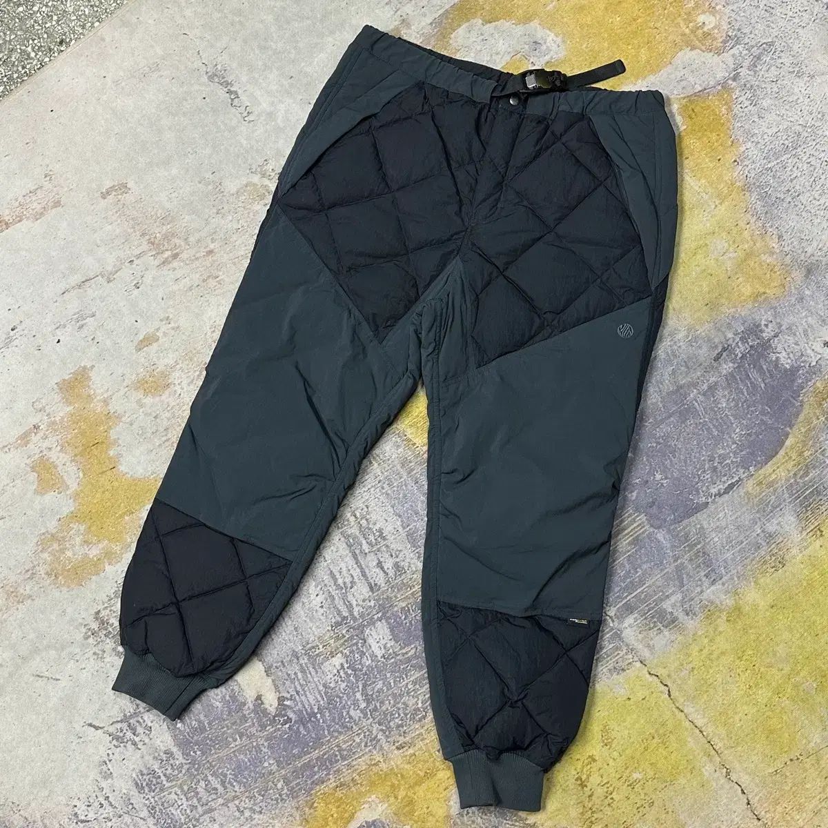 オフグリッド コーデュラ ナイロン ダウンパンツ XL