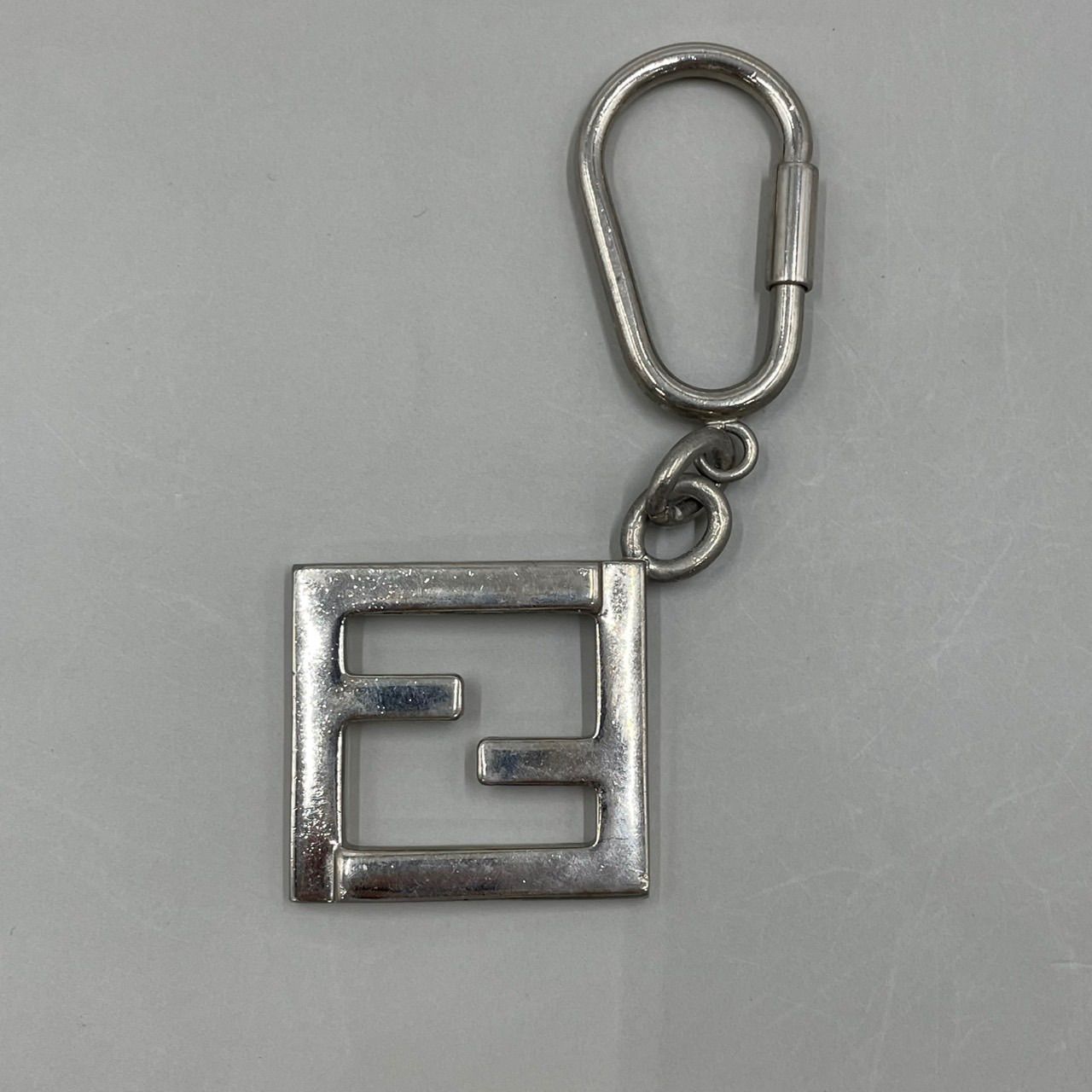 美品 FENDI フェンディ キーリング キーホルダー チャーム ズッカ ロゴ