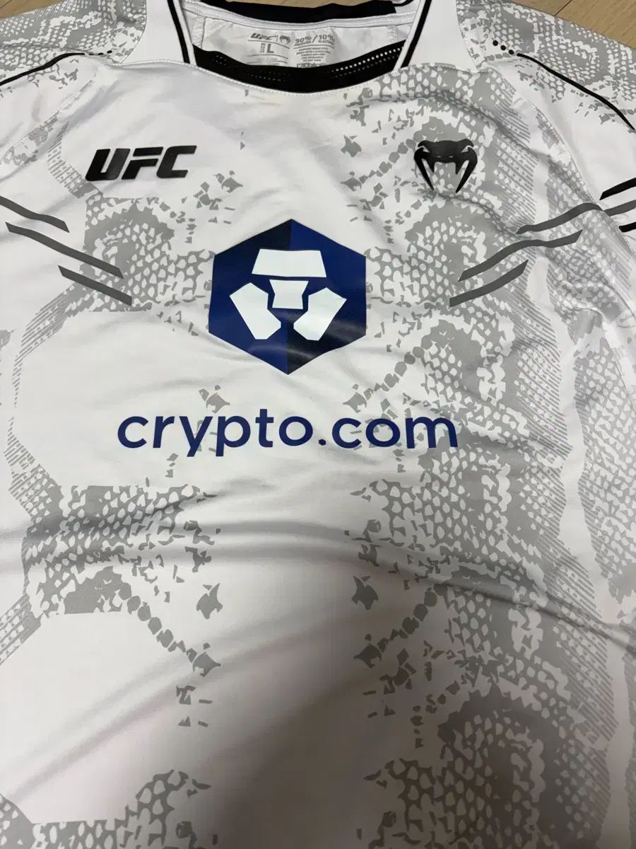 ufc クリプト VENUM ヴェナム 半袖 ジャージ L