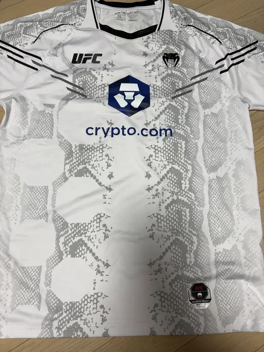 ufc クリプト VENUM ヴェナム 半袖 ジャージ L