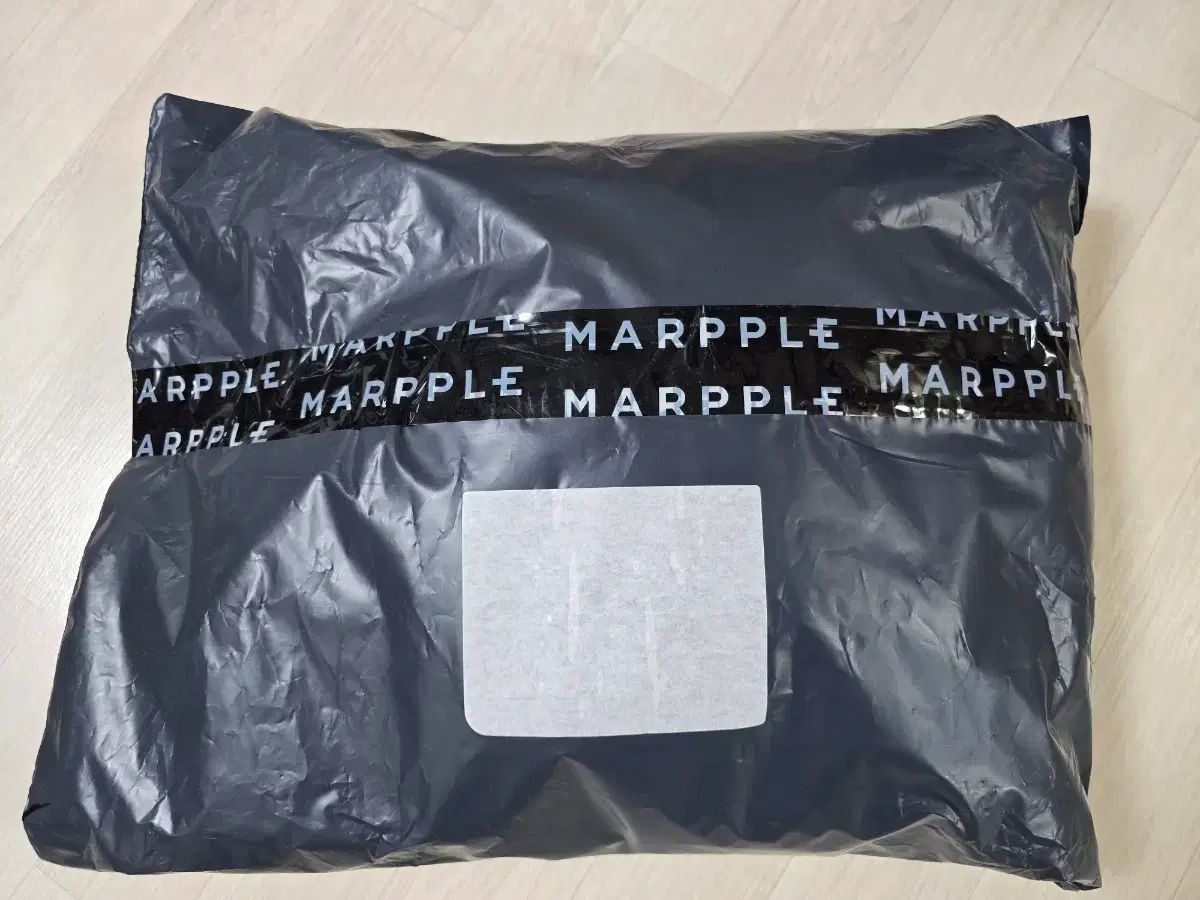 Redレッド 1周年 金歯クッション