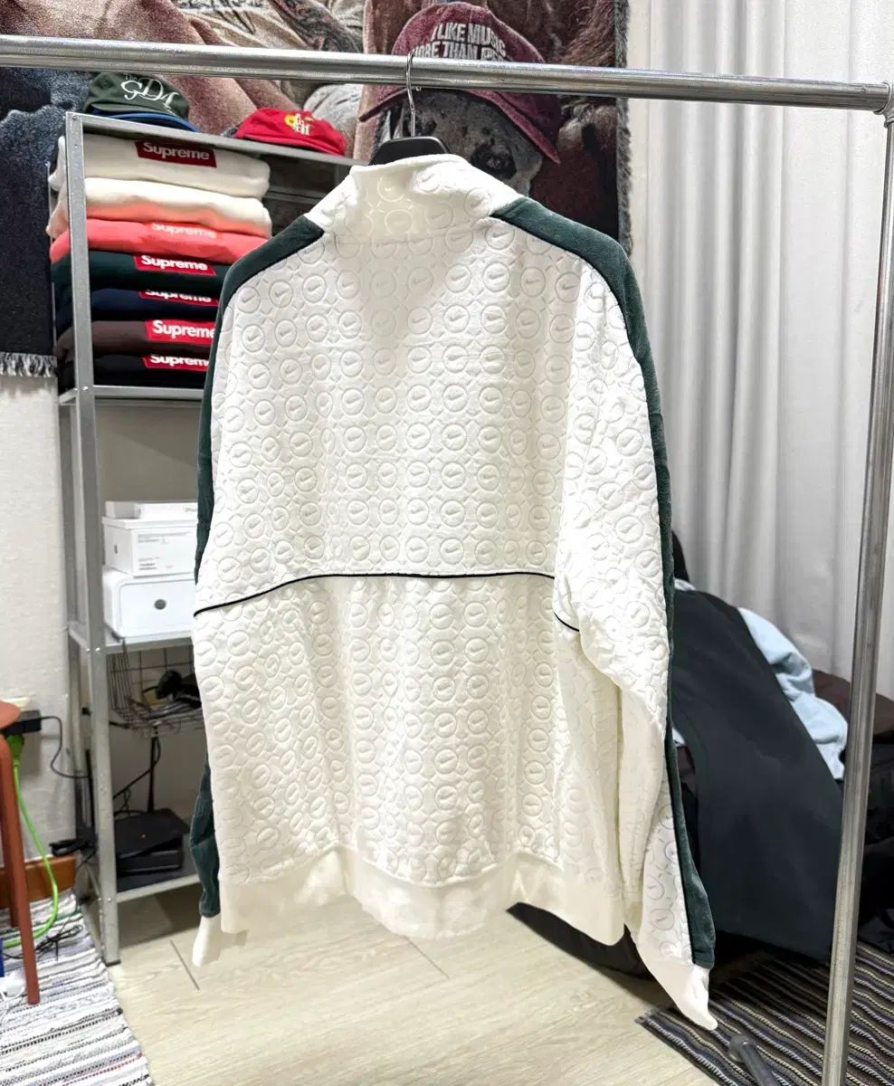 Supreme NIKE ツアーベルベット トラックジャケット