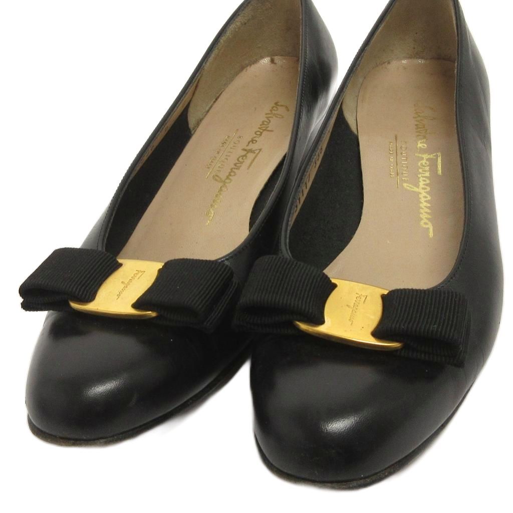 サルヴァトーレフェラガモ Salvatore Ferragamo ヴァラ パンプス