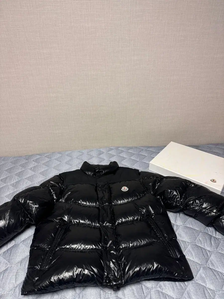 5 MONCLER モンクレール 光沢ダウン ダウンベスト