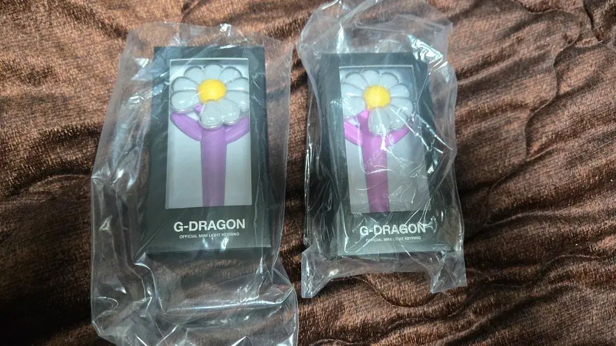 G-DRAGON ジードラゴン デイジー キーホルダー ピンク バイオレット まとめ
