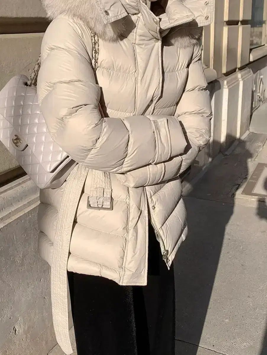 アラウンドユール ダウン クリーム