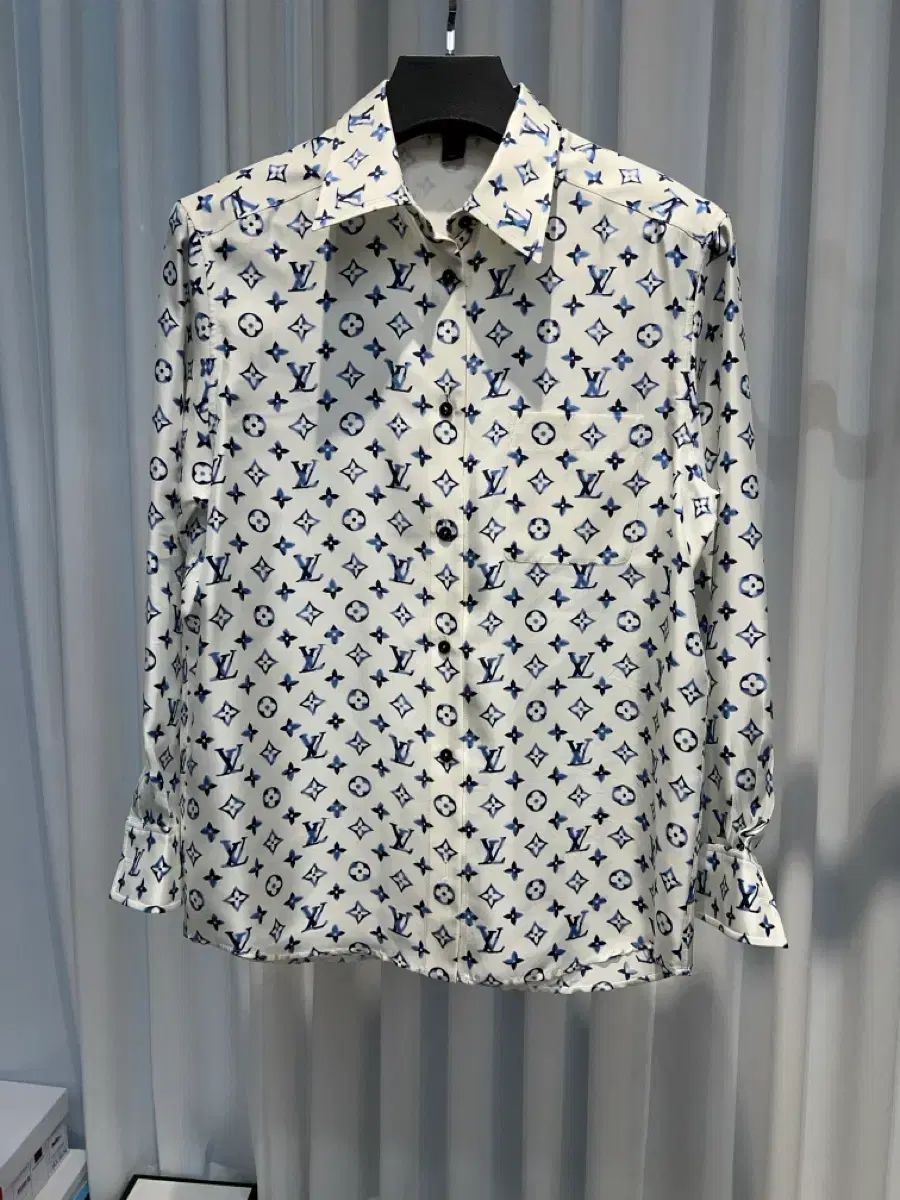 36 Louis Vuitton ルイヴィトン アクアレル モノグラム シルク シャツ