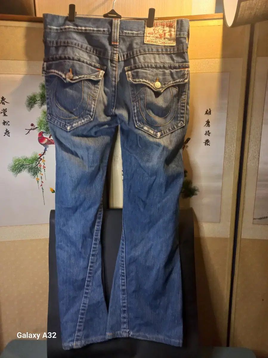 トゥルーレリジョン ブーツカット デニム - メルカリ