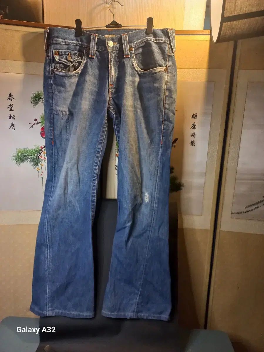 トゥルーレリジョン ブーツカット デニム - メルカリ