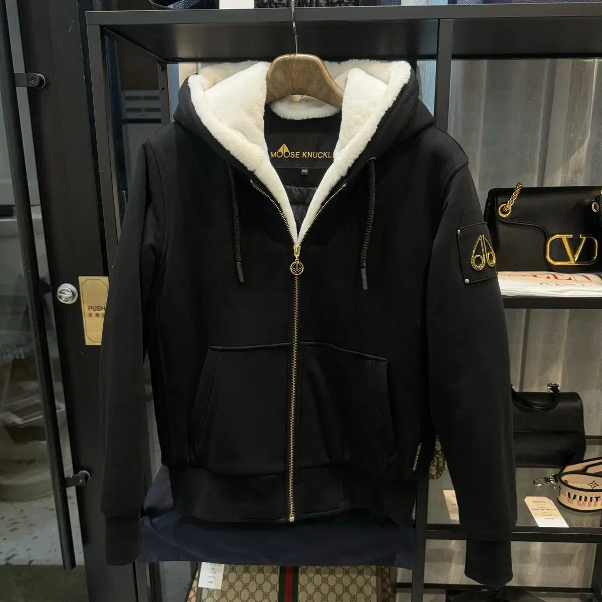 |新モデル MOOSE KNUCKLES ゴールド BUNNY セーター レディース ブラック