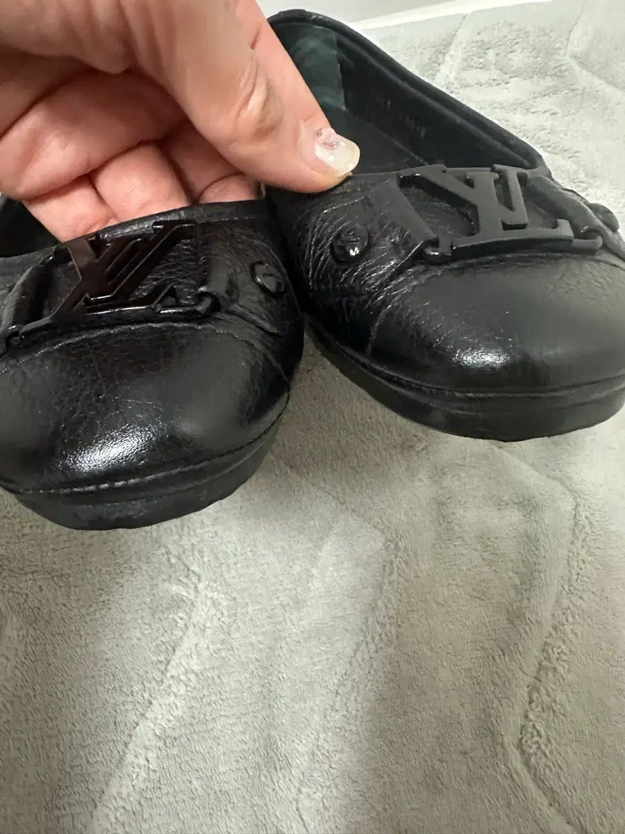 ブラック フラット