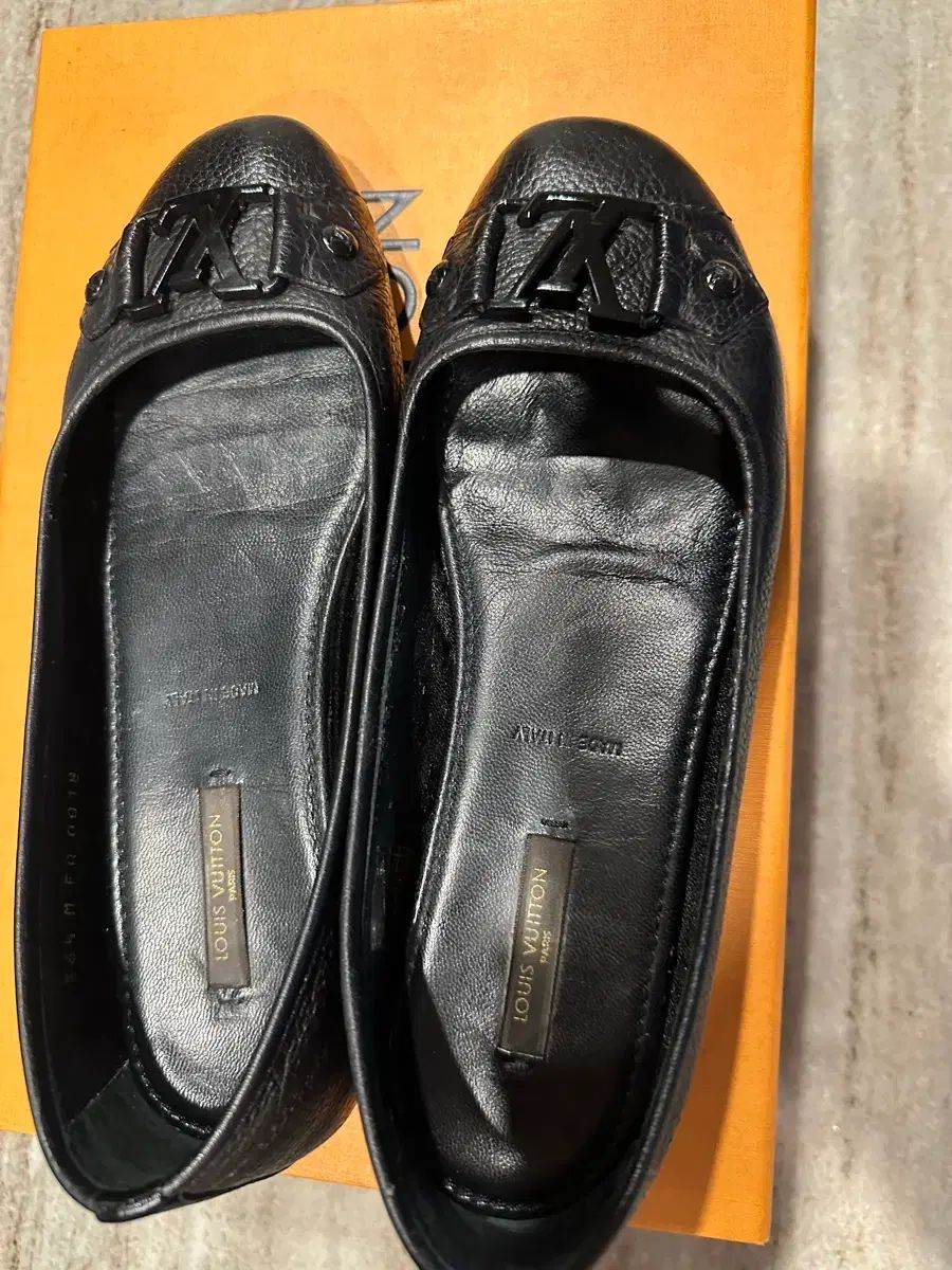 ルイヴィトン ブラック フラット シューズ 36.5