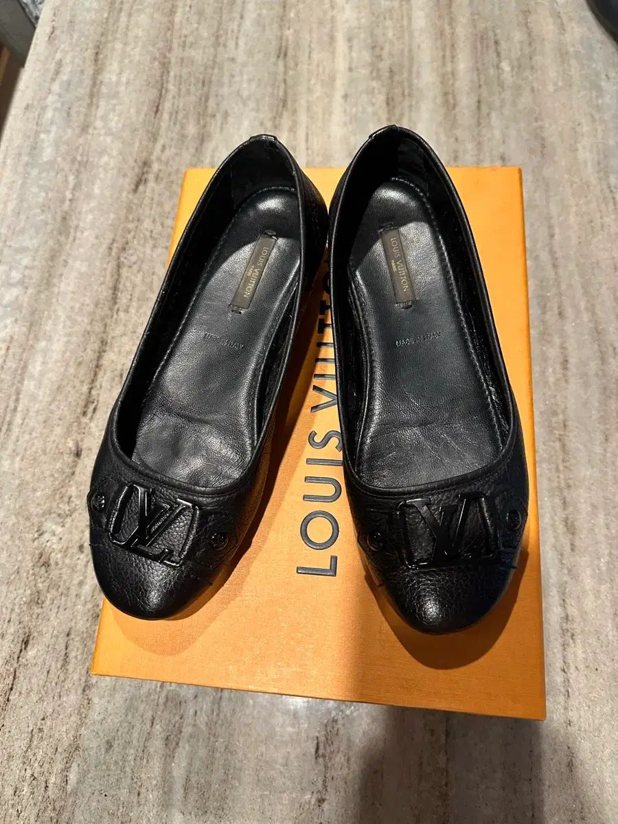 ルイヴィトン ブラック フラット シューズ 36.5