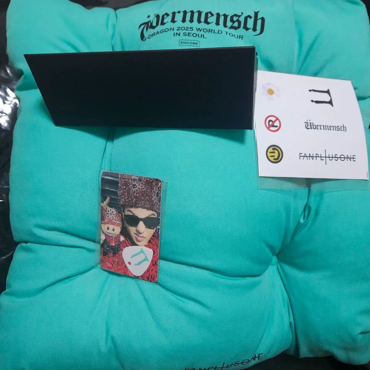 G DRAGON ジードラゴン コンサート ホログラム メガネ ギターピック トレカ クッション ステッカー