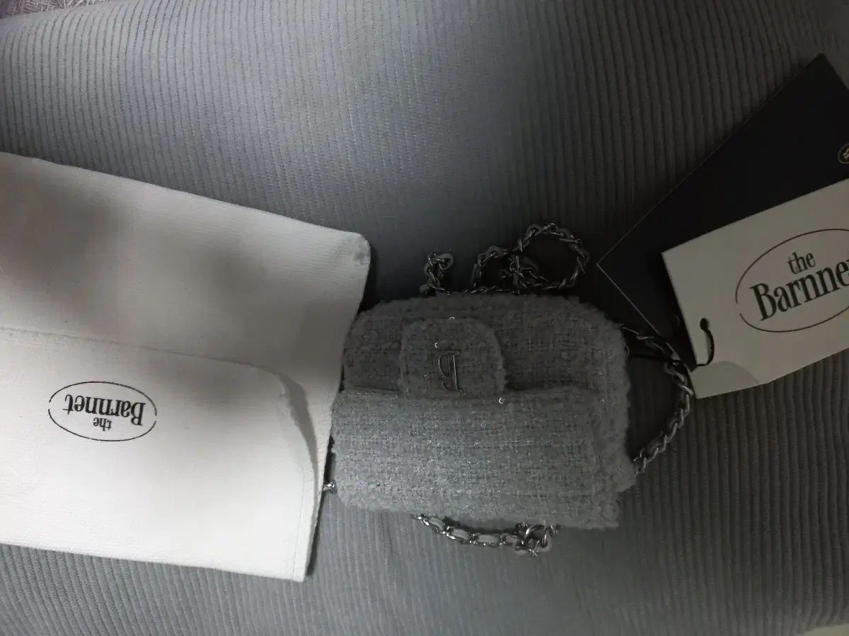 ザ バーネット ミニチェーンバッグ