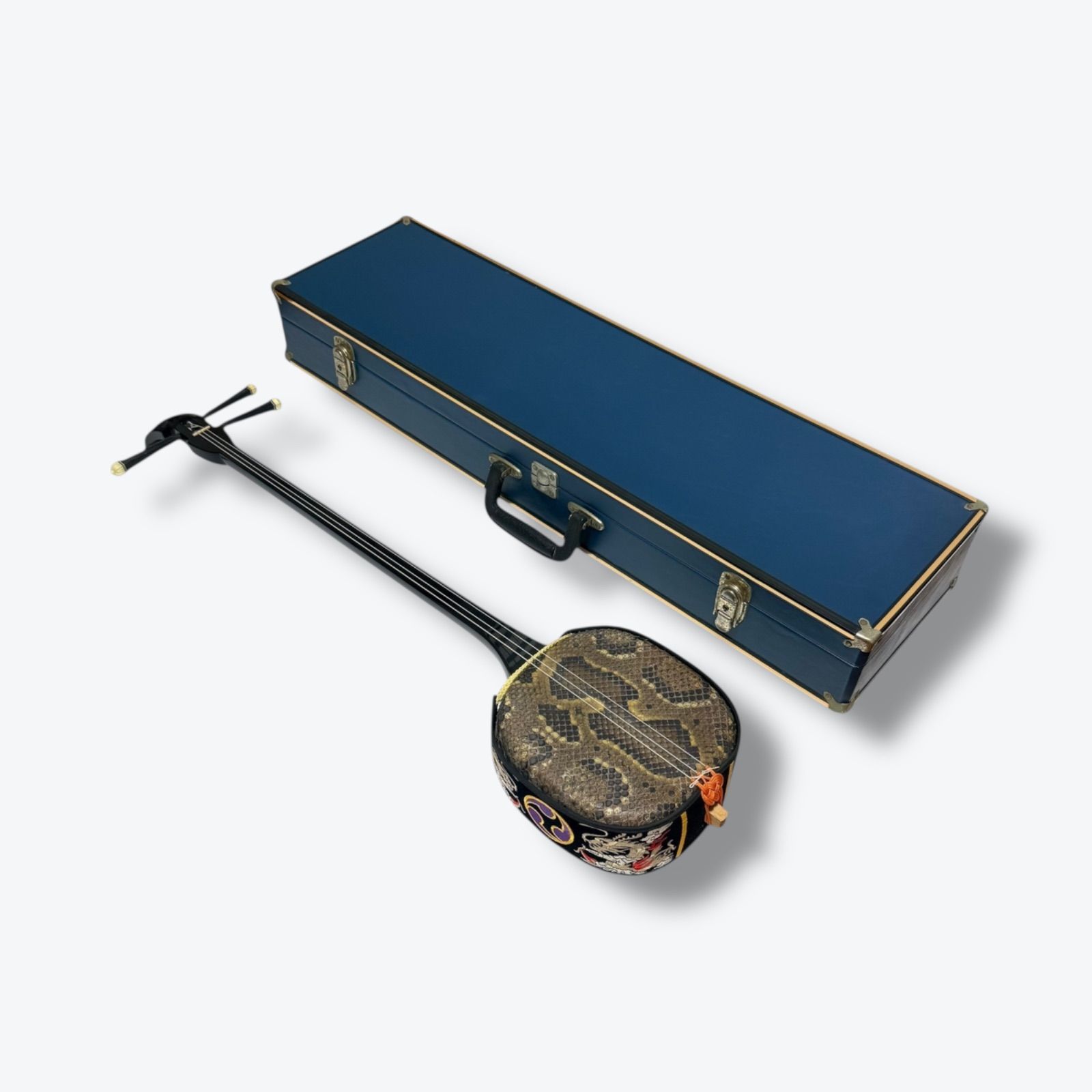 沖縄三線 ハードケース付 蛇皮 沖縄 三線 蛇皮 真壁型 ハードケース付 - メルカリ
