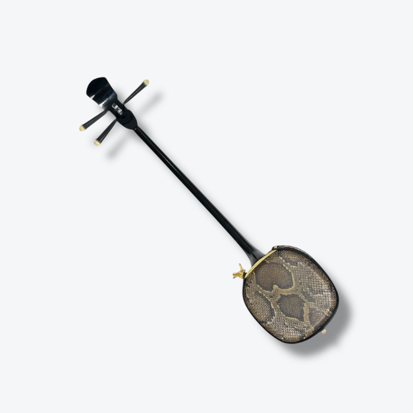 沖縄 三線 蛇皮 真壁型 ハードケース付 - メルカリ