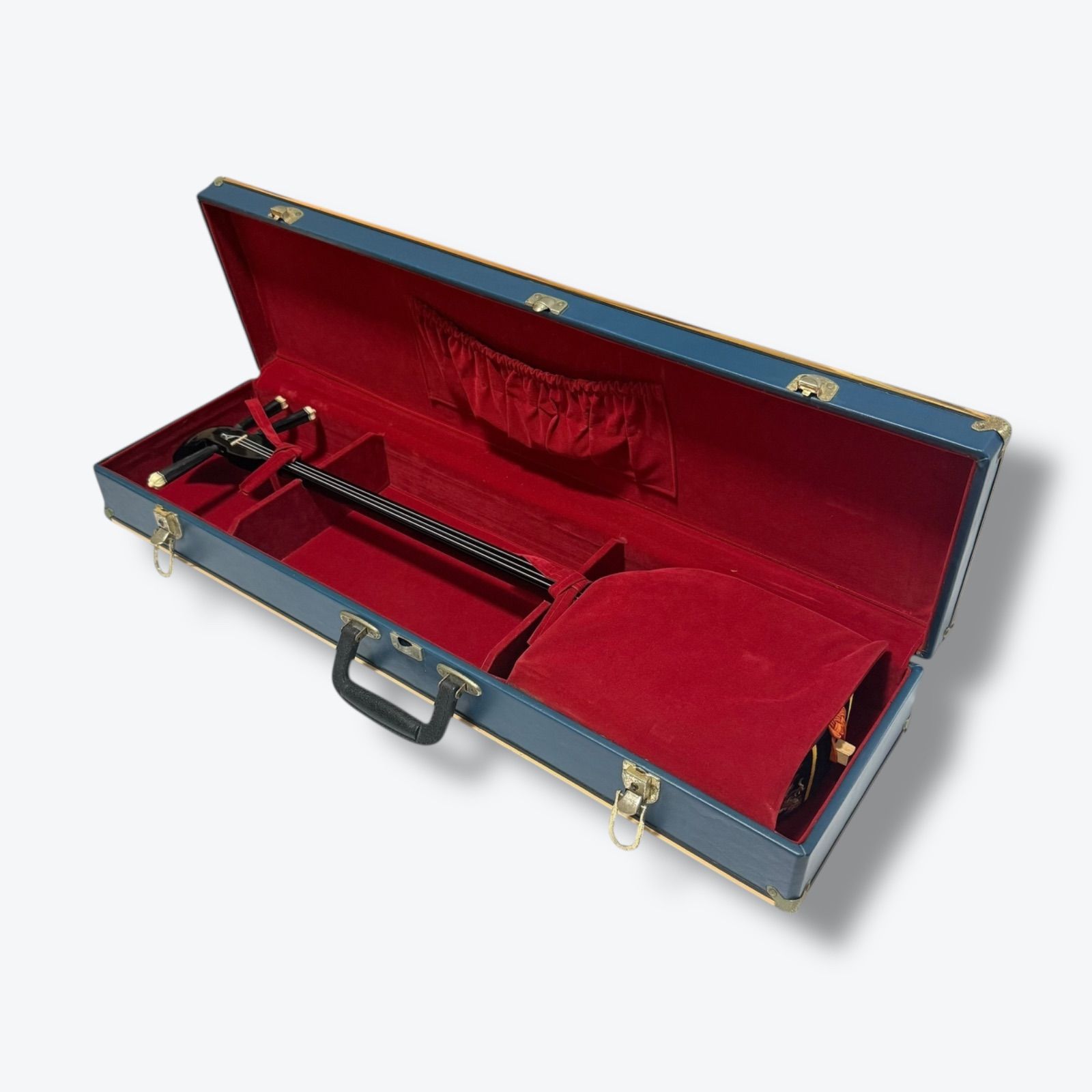 沖縄 三線 蛇皮 真壁型 ハードケース付 - メルカリ