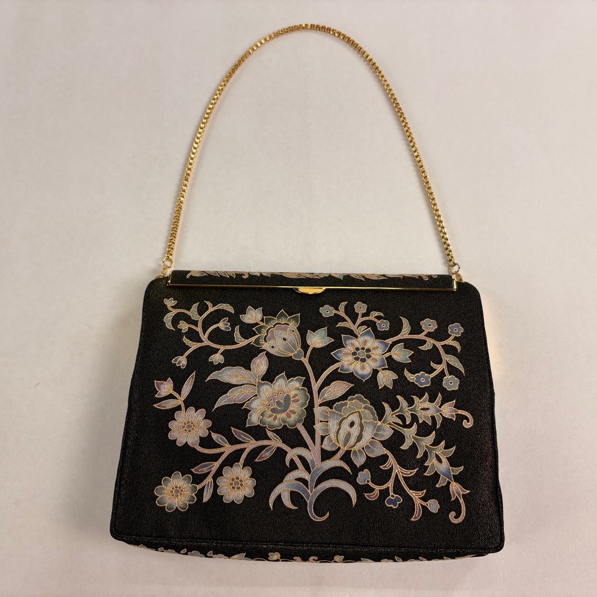 美品】 和装バッグ 逸品 OKAJIMA 花唐草 金彩 金茶 正絹 和装小物