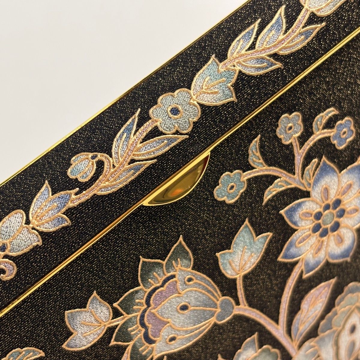 美品】 和装バッグ 逸品 OKAJIMA 花唐草 金彩 金茶 正絹 和装小物