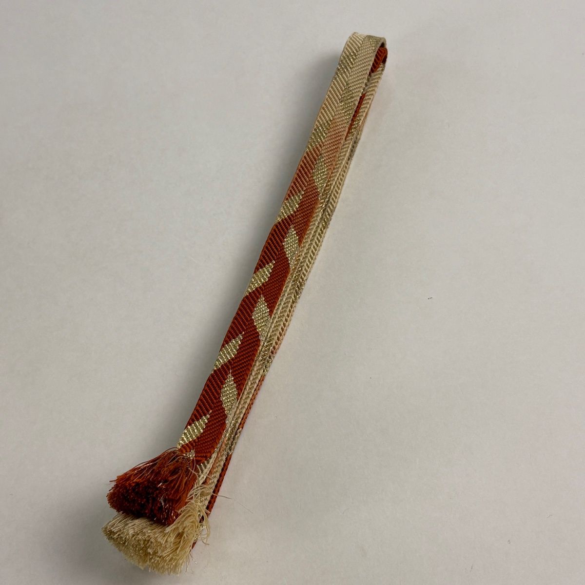 帯締め 無形文化財 有職組紐 道明 フォーマル 幾何学 金糸 ベージュ 正絹 和装小物