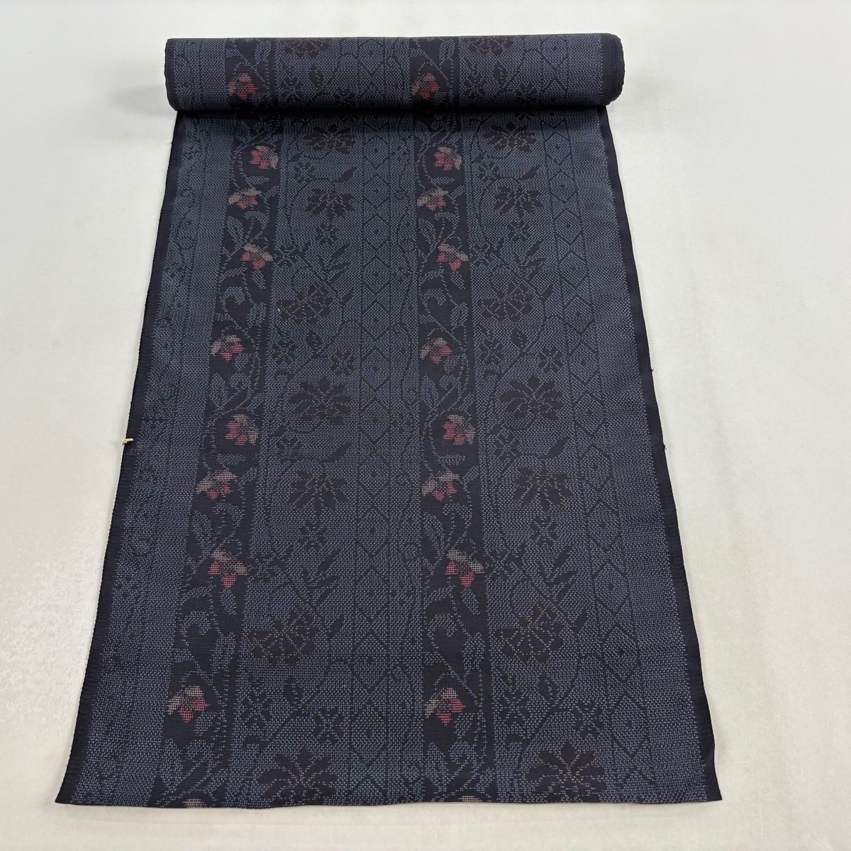 反物 秀品 紬 花唐草 亀甲 青灰色 正絹