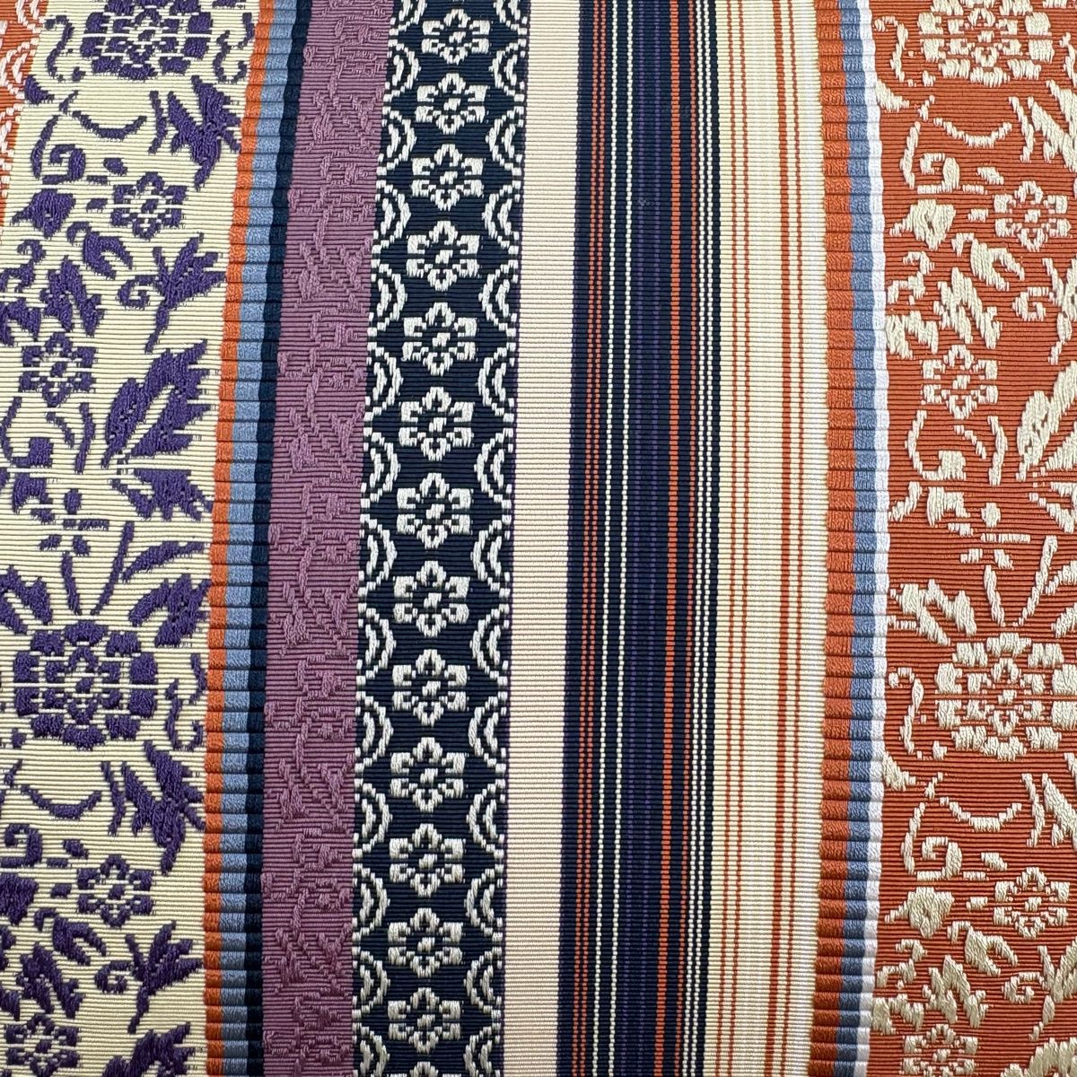 美品】 名古屋帯 名品 八寸名古屋帯 松葉仕立て 草花 縞 クリーム 正絹