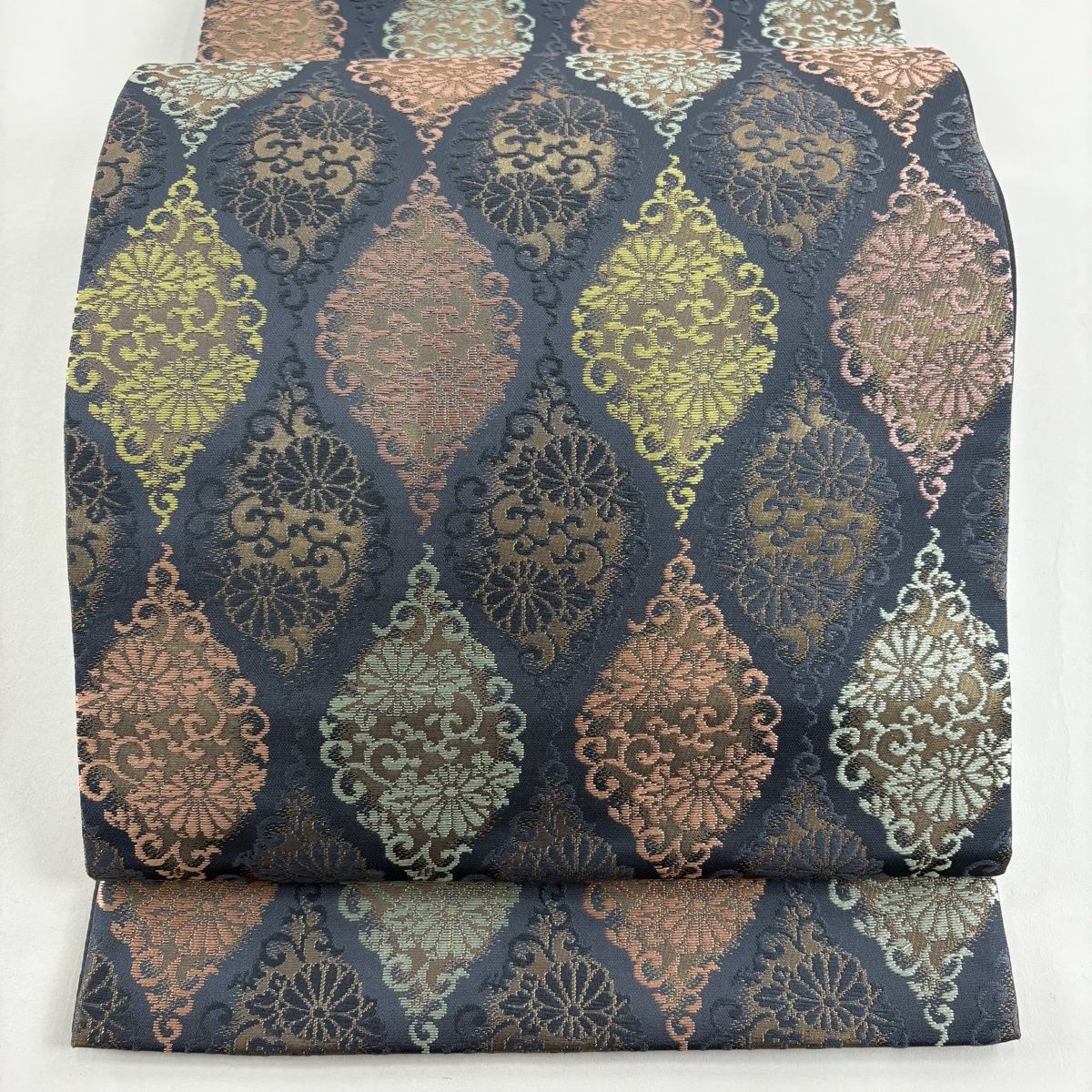 袋帯 名品 菊唐草 菱 唐織 箔 青灰色 六通 正絹 【中古】 - メルカリ