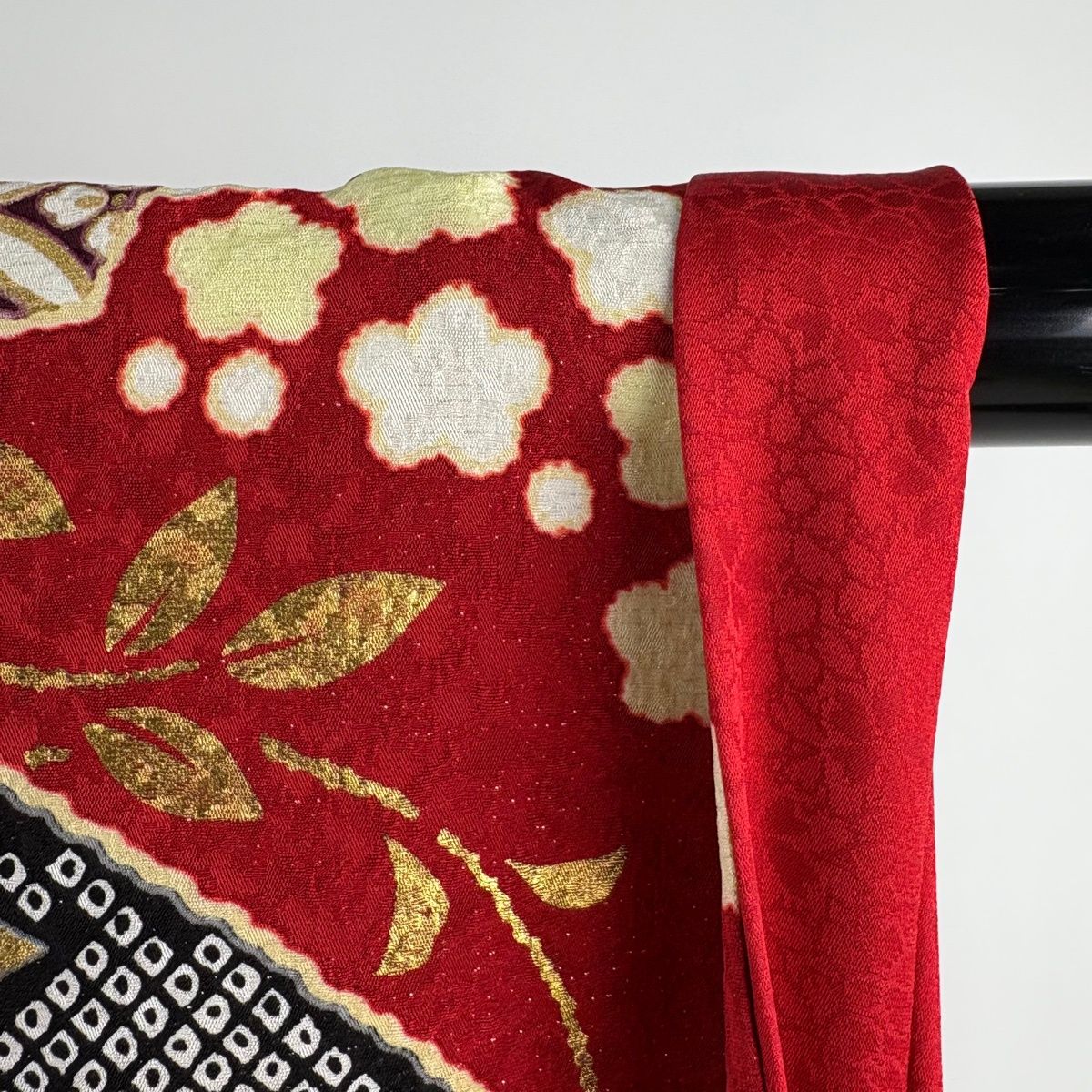 振袖 身丈173 cm 裄丈67 5 L 袷 徳永憲峯 落款 辻が花 熨斗 銀通し 金彩 赤 正絹 振袖 着物
