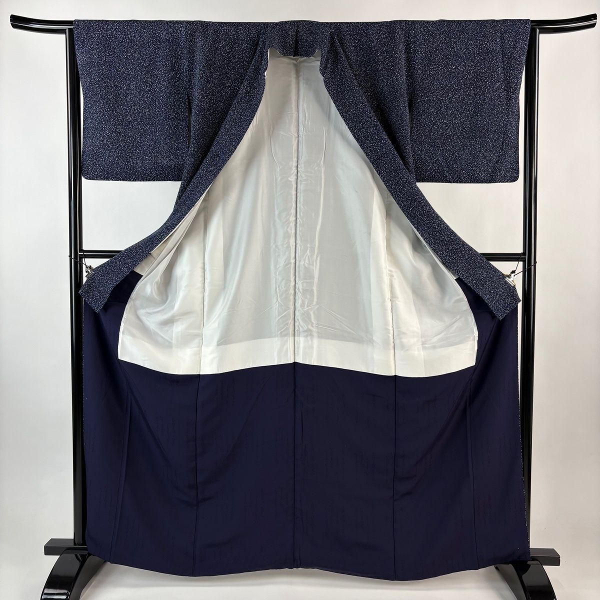 幾何学模様 濃紺