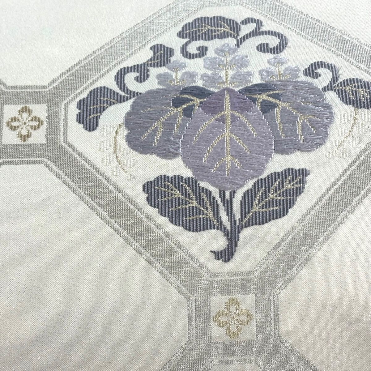 袋帯 秀品 関西仕立て 蜀江文 桐 銀通し 銀糸 灰白 六通 正絹