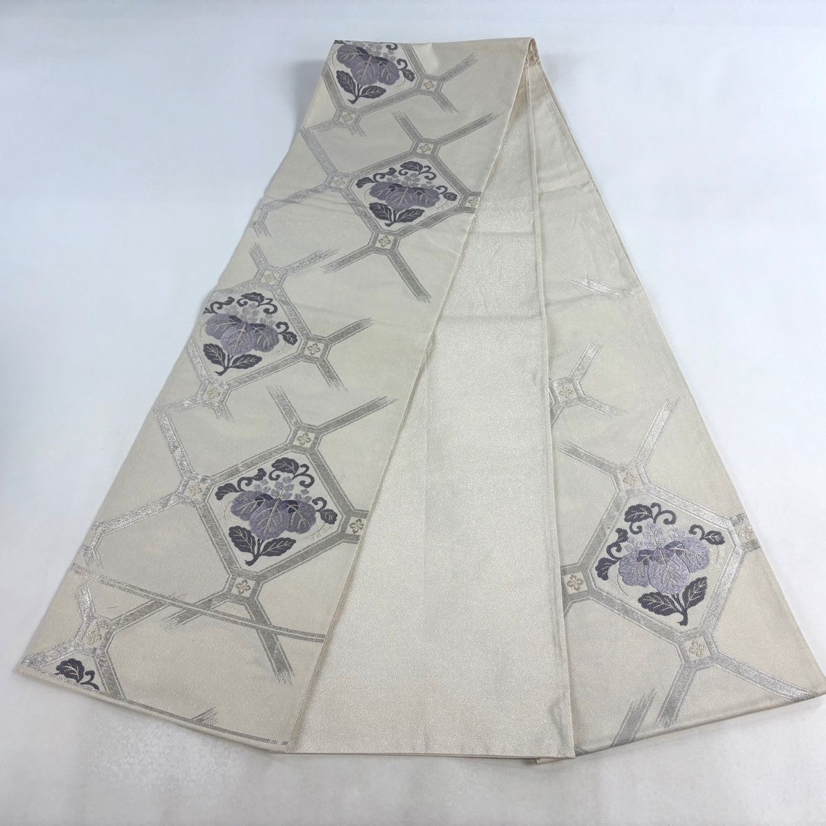 美品】 袋帯 秀品 関西仕立て 蜀江文 桐 銀通し 銀糸 灰白 六通 正絹
