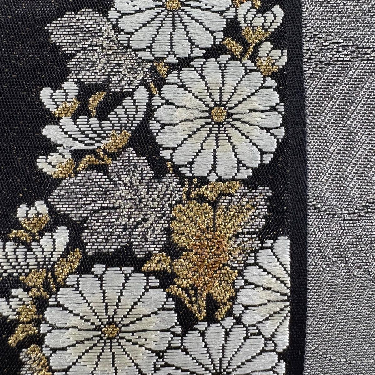 袋帯 秀品 薫風春秋 流水 金銀糸 プラチナ箔 黒 六通 正絹