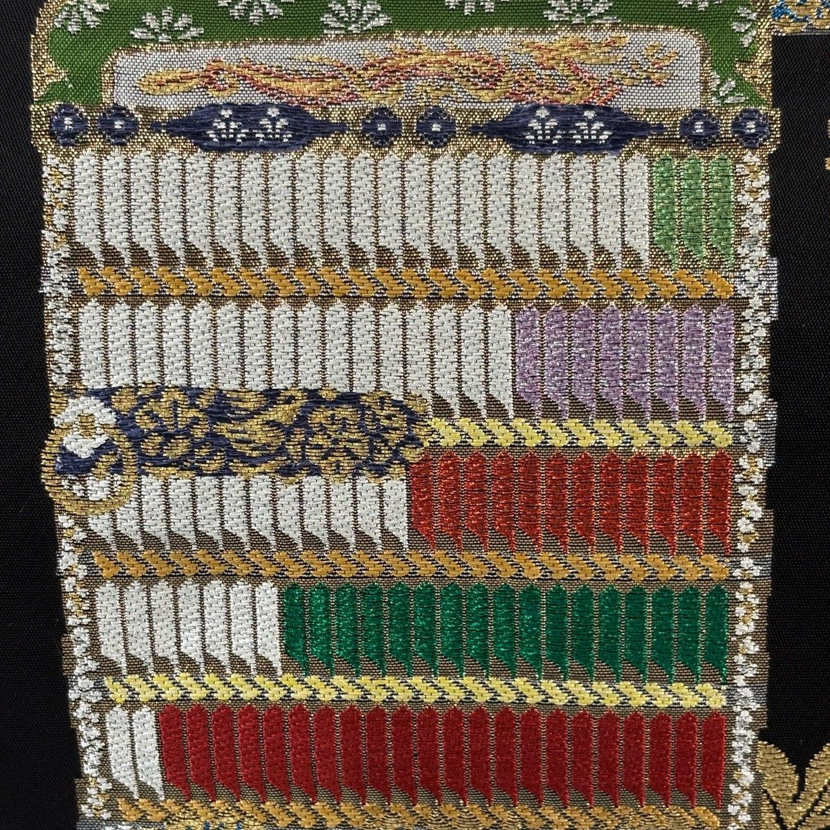 袋帯 秀品 桜 楓 金銀糸 箔 黒 六通 正絹