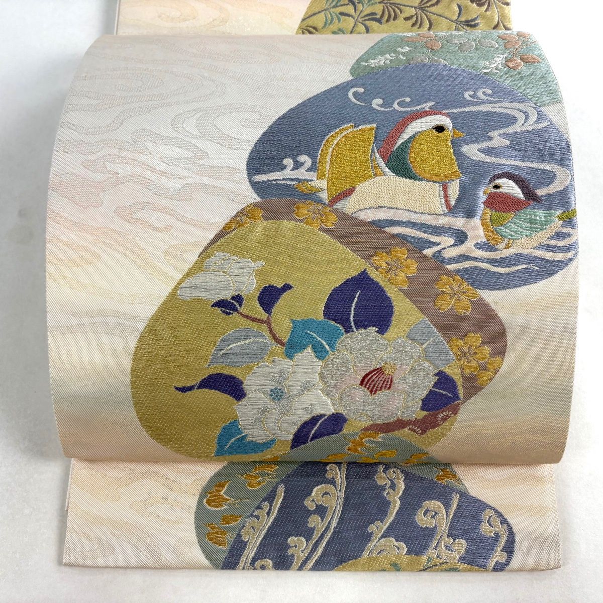 袋帯 秀品 鴛鴦 貝合わせ 金銀糸 箔 ベージュ お太鼓柄 正絹