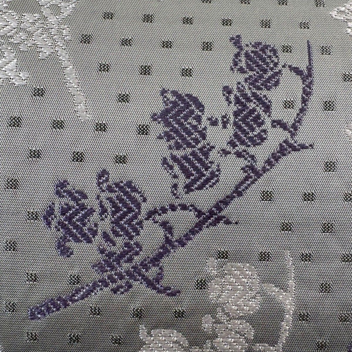 袋帯 秀品 鈴蘭華文唐織 灰色 六通 正絹