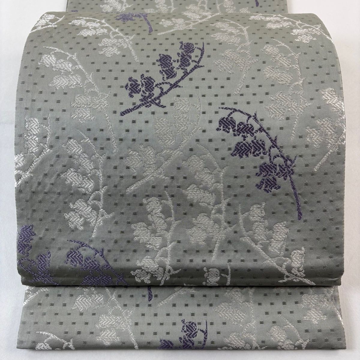 袋帯 秀品 鈴蘭華文唐織 灰色 六通 正絹