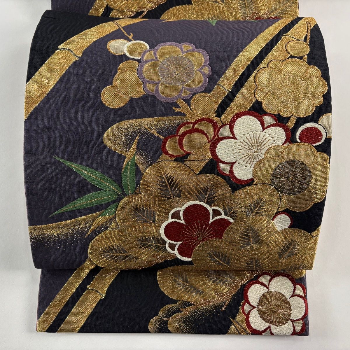 袋帯 秀品 振袖向き 松竹梅 箔 金糸 黒 六通 正絹
