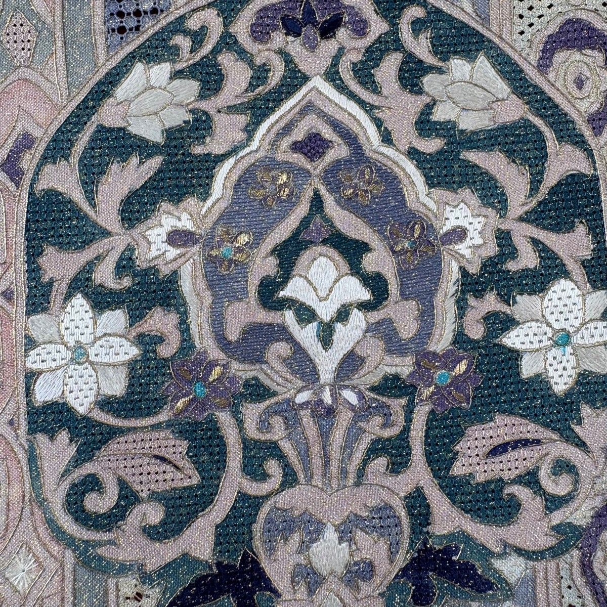 袋帯 秀品 関西仕立て 草花 幾何学模様 刺繍 金糸 山吹色 お太鼓柄 正絹