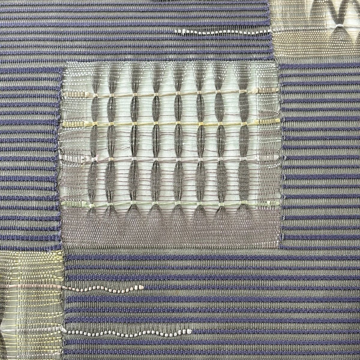 袋帯 秀品 夏帯 絽 色紙 幾何学模様 灰紫 お太鼓柄 正絹