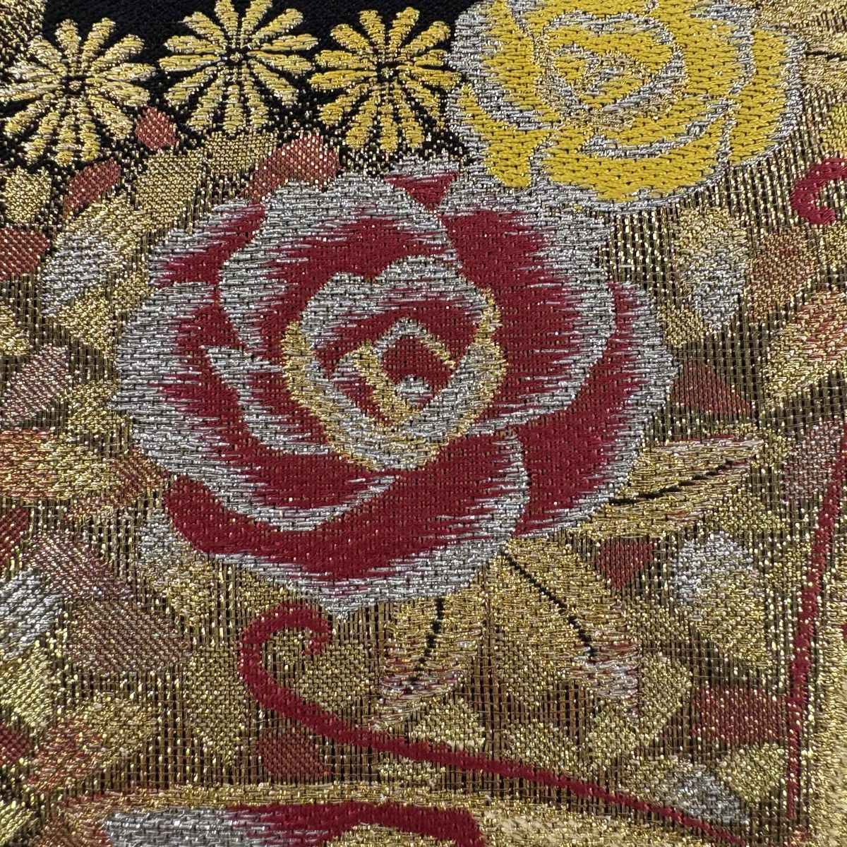 袋帯 秀品 蝶 草花 金銀糸 箔 黒 六通 正絹