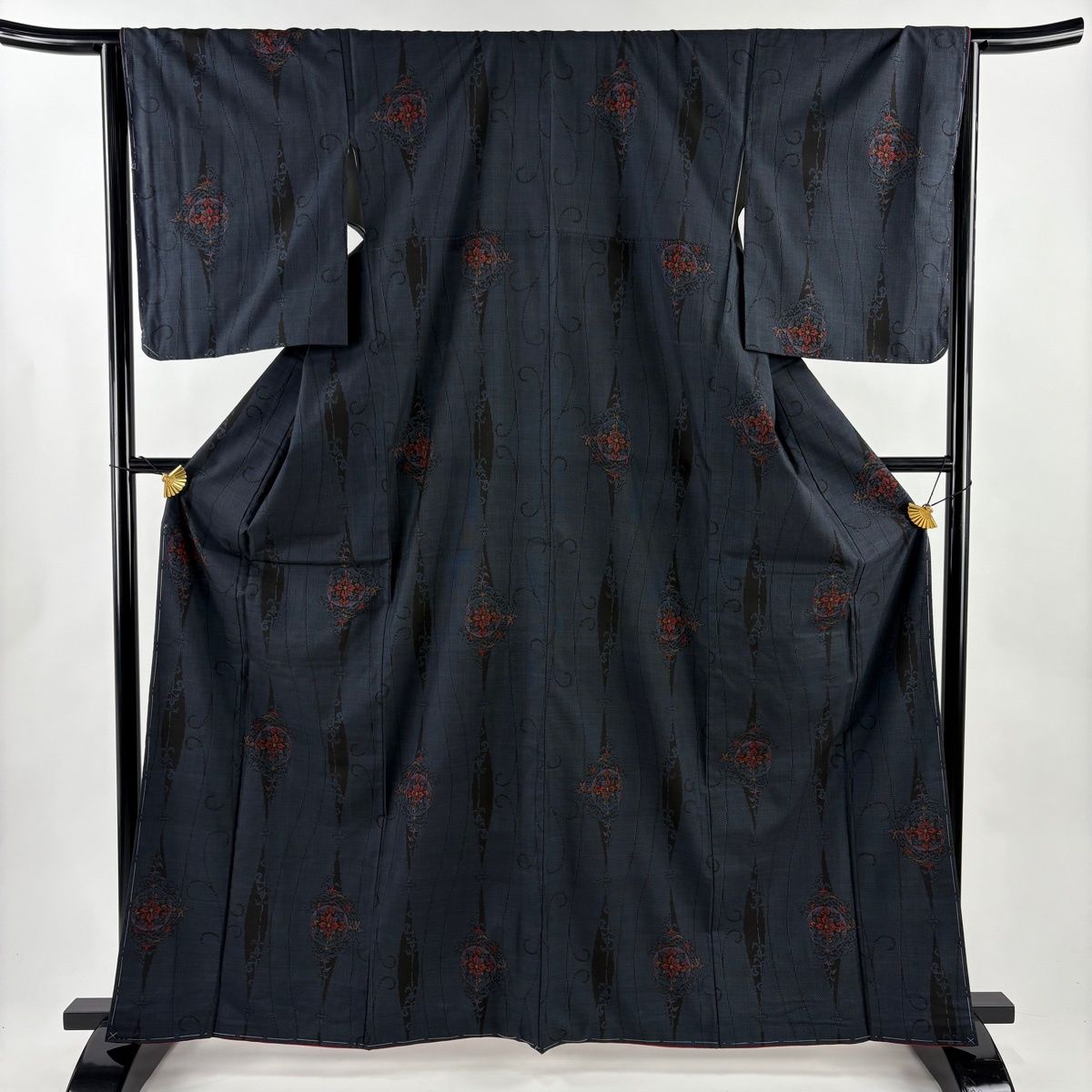 大島紬 身丈164.5 cm 裄丈66 M 袷 純泥染 証紙 華文 唐草 紺色 正絹 秀品