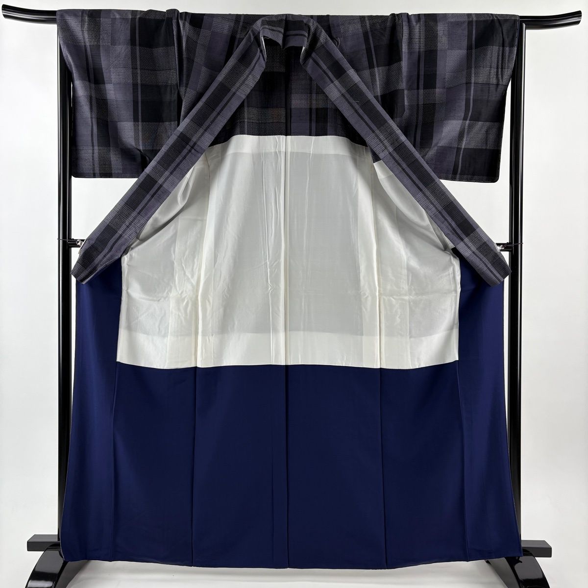  紬 身丈165 5 cm 裄丈67 L 袷 背抜き 格子 亀甲絣 灰紫 正絹 秀品 紬 着物