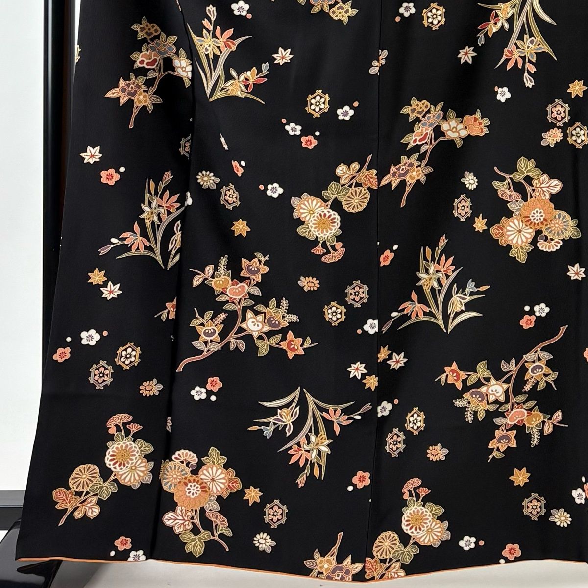 小紋 身丈165 cm 裄丈64.5 M 袷 草花 亀甲 金彩 黒 正絹 秀品