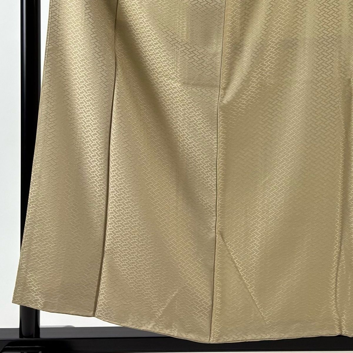 色無地 身丈156.5 cm 裄丈64 M 袷 地紋 ベージュ 正絹 秀品 一つ紋