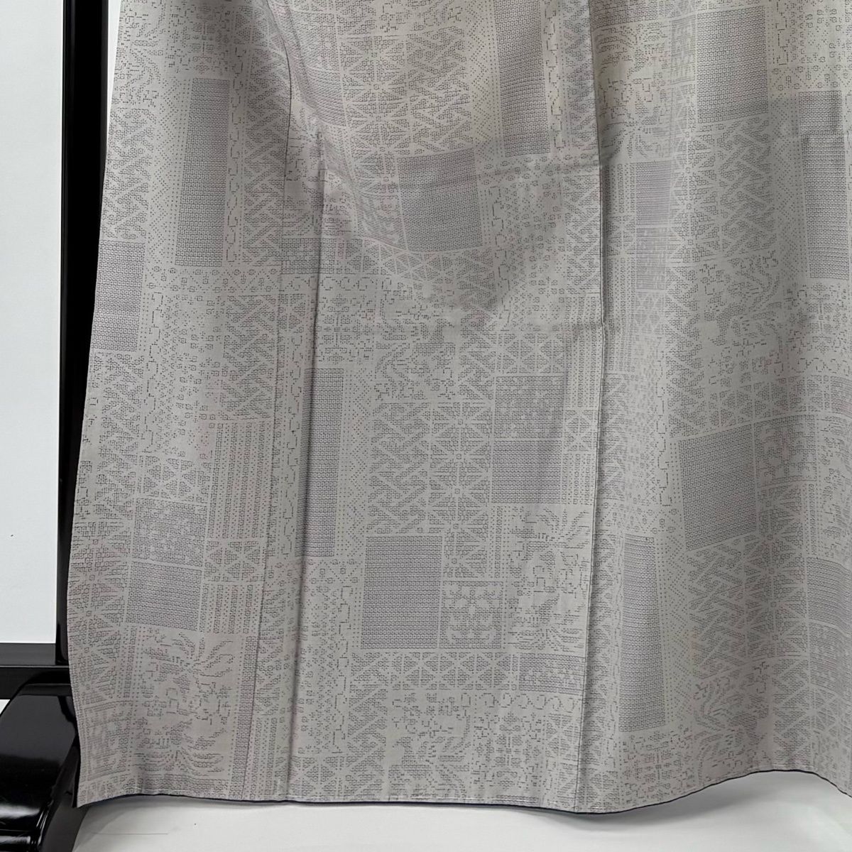 紬 身丈168 cm 裄丈68 L 袷 鈴乃屋 鳥 麻の葉 灰色 正絹 秀品