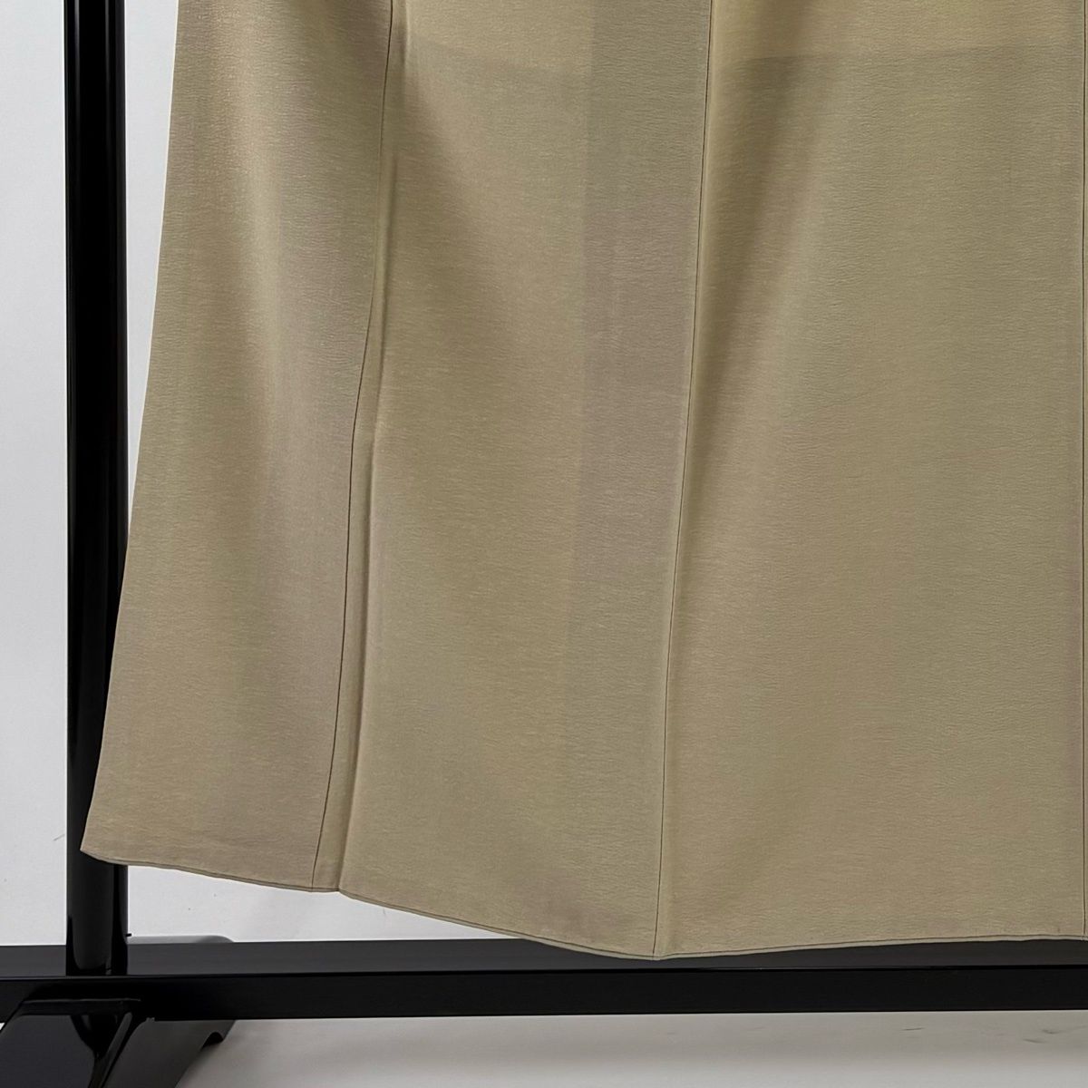 色無地 身丈155 cm 裄丈63.5 S 袷 百貫達雄 落款 ベージュ 正絹 秀品